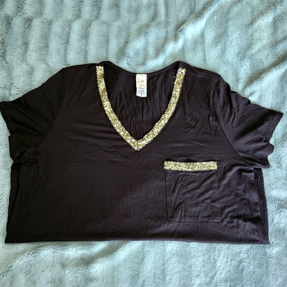 XL V-neck boutique top